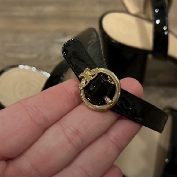 COPY - Tory Burch Patent Leather Ankle Strap Black Sandals Size 9 - Picture 2 of 4